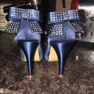 Cute Navy Blue Bow and rhinestone heels!❤️
